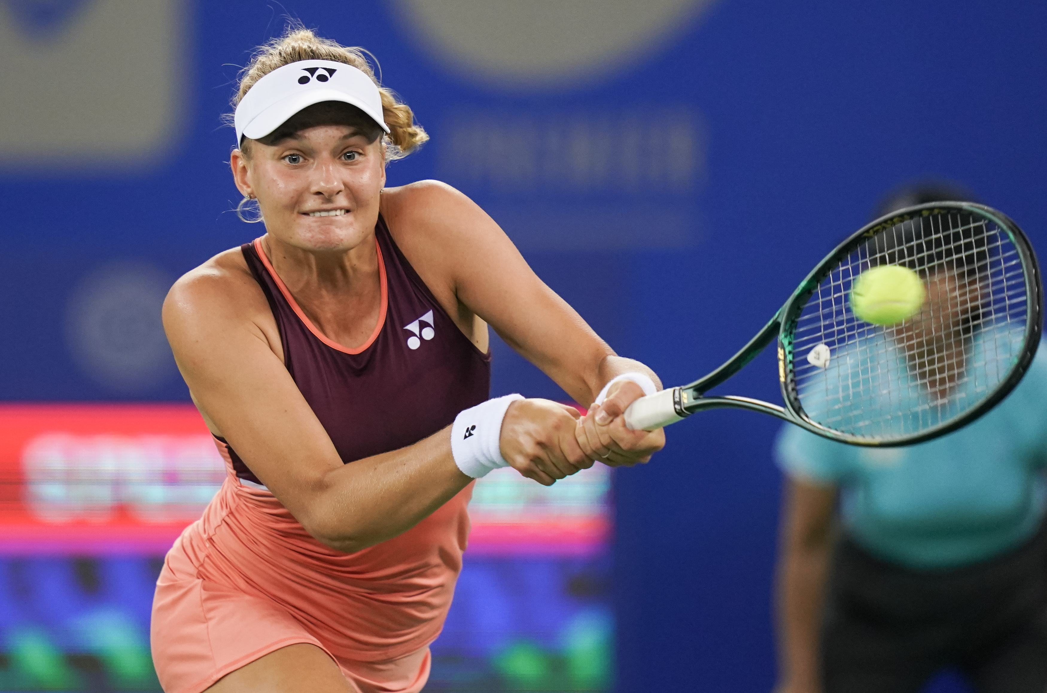 亚博-科维托娃在利物浦比赛中回归赛场，出色防守引发热议！的简单介绍