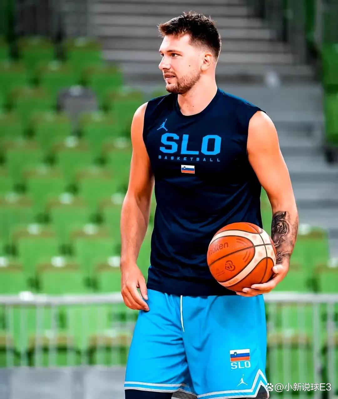 YABO-东契奇回归赛场，爆冷首场状态亮眼，加拿大队观众沸腾！的简单介绍