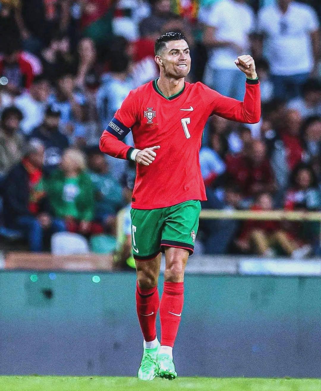 亚博- c罗在湖人比赛中精彩发挥,挺进下一轮引发热议的球员 